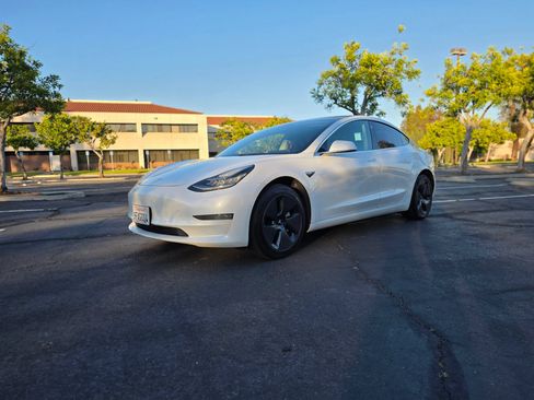 Used 2019 Tesla Model 3 Mid Range RWD image 7