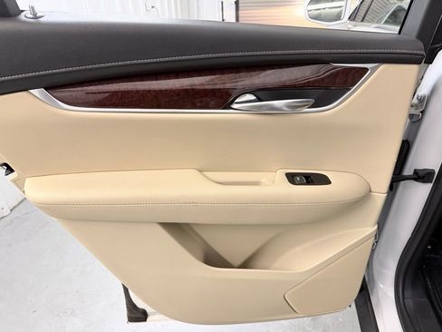 Used 2018 Cadillac XT5 Luxury w/ Driver Awareness Package image 27