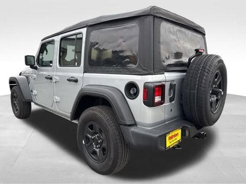 Used 2022 Jeep Wrangler Unlimited Sport image 6