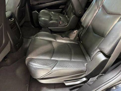 Used 2018 Cadillac Escalade Premium Luxury image 24