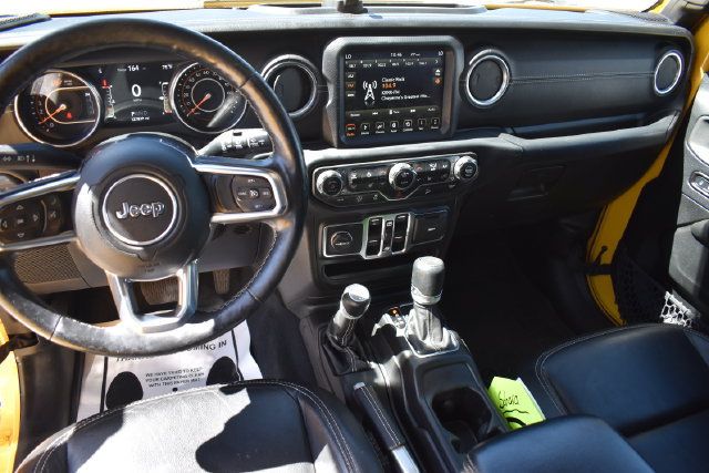 Used 2018 Jeep Wrangler Unlimited Sahara AWD/4WD image 18