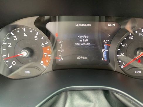 Used 2025 Jeep Compass Sport image 17