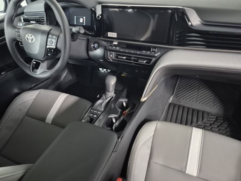 New 2026 Toyota Camry Hybrid image 39