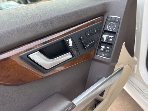 Used 2015 Mercedes-Benz GLK 350 2WD image 11