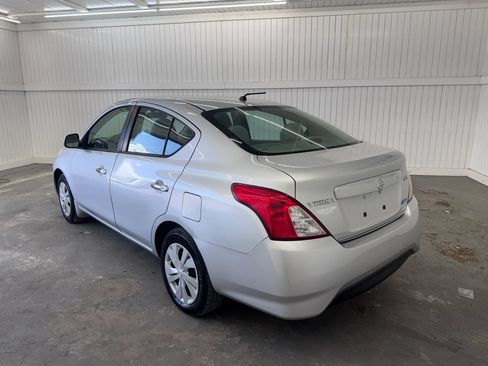 Used 2012 Nissan Versa SV FWD image 7