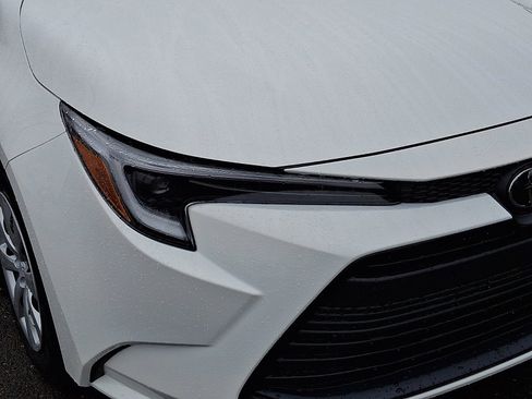 Certified 2026 Toyota Corolla LE image 9