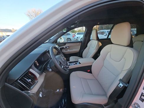 New 2026 Volvo XC90 B6 Plus image 25