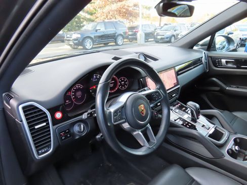 Used 2021 Porsche Cayenne Coupe image 14
