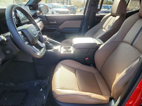 Used 2025 Toyota 4Runner Limited image 10