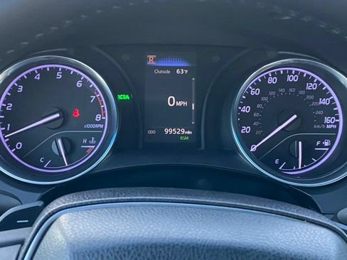 Used 2018 Toyota Camry SE w/ Moonroof Package FWD image 21