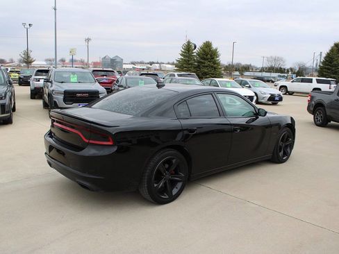 Used 2018 Dodge Charger R/T image 5