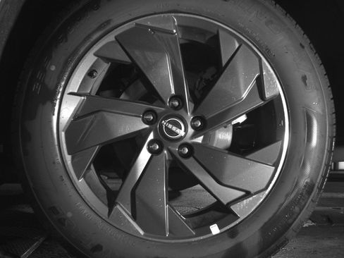 Used 2025 Nissan Rogue SV FWD image 14