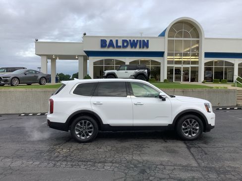 Used 2023 Kia Telluride LX AWD/4WD image 8