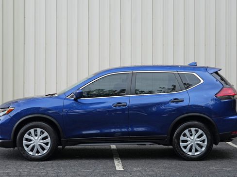 Used 2017 Nissan Rogue S AWD/4WD image 41