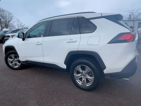 Certified 2022 Toyota RAV4 XLE w/ Convenience Package image 4