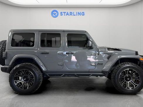 Used 2023 Jeep Wrangler Unlimited Sahara w/ Cold Weather Group AWD/4WD image 11