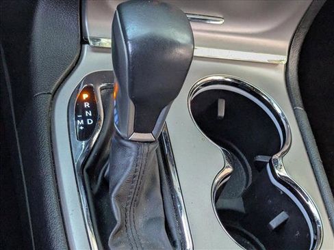 Used 2019 Jeep Grand Cherokee Limited image 7