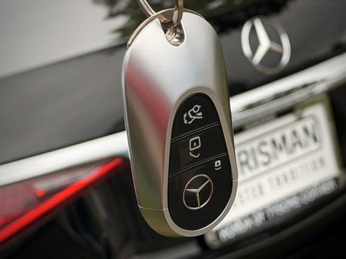 Used 2022 Mercedes-Benz S 500 4MATIC w/ AMG Line Package image 38