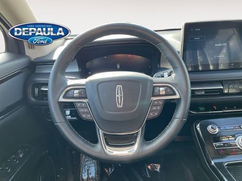 Used 2022 Lincoln Nautilus AWD w/ Premium Package image 15