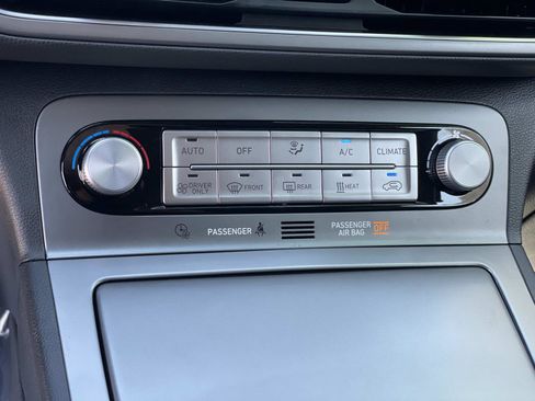 Certified 2023 Hyundai Kona SE image 15