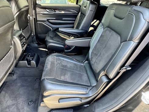 Used 2021 Jeep Grand Cherokee L Laredo image 35