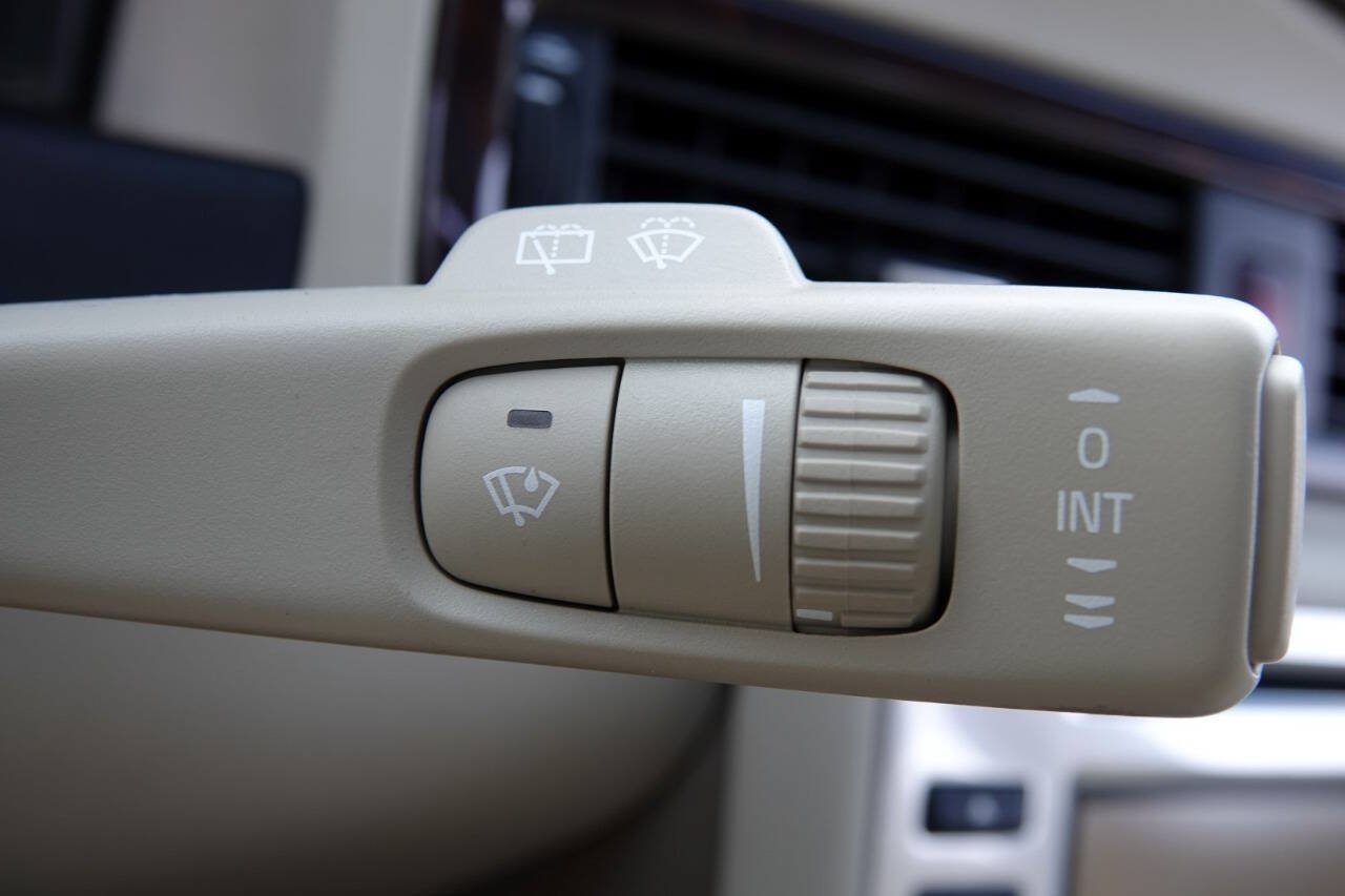Used 2010 Volvo XC70 T6 AWD/4WD image 75