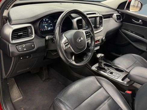 Used 2019 Kia Sorento EX AWD/4WD image 3