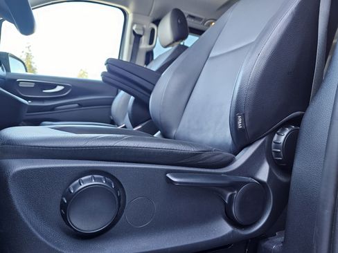 Used 2023 Mercedes-Benz Metris Passenger image 10