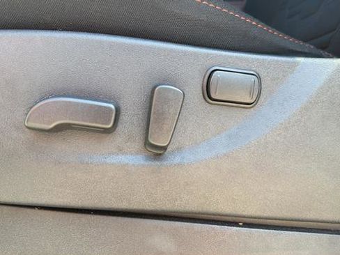 Used 2025 Nissan Frontier PRO-4X AWD/4WD image 19