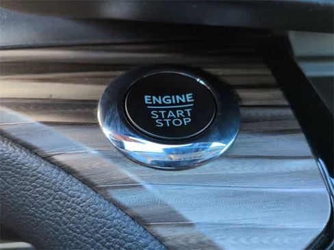 Used 2022 Ford Explorer Limited w/ Equipment Group 301A image 38