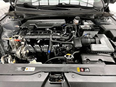 Used 2024 Hyundai Elantra SE image 10