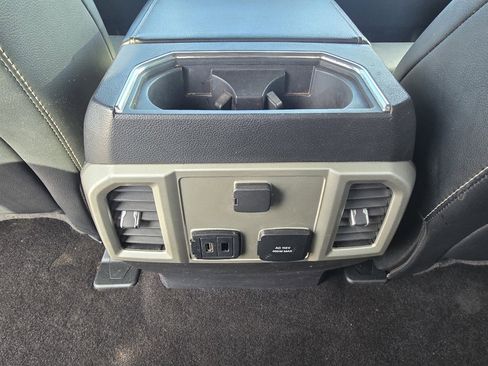 Used 2019 Ford F150 Lariat image 29