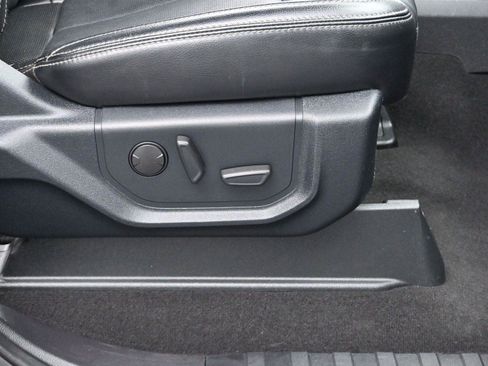 Used 2021 Ford F450 Lariat w/ Lariat Value Package image 32