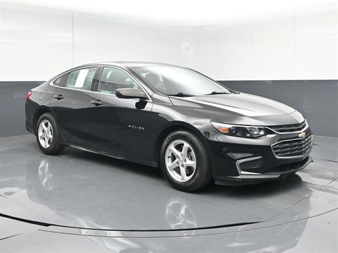 Used 2018 Chevrolet Malibu LS FWD image 3