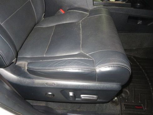 Used 2017 Toyota Tundra Platinum AWD/4WD image 37