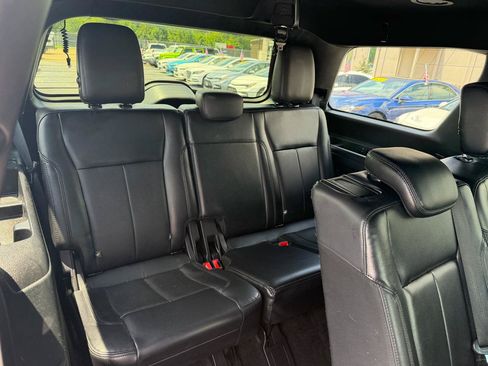 Used 2019 Ford Expedition XLT RWD image 24