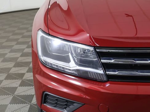 Used 2018 Volkswagen Tiguan SE AWD/4WD image 12