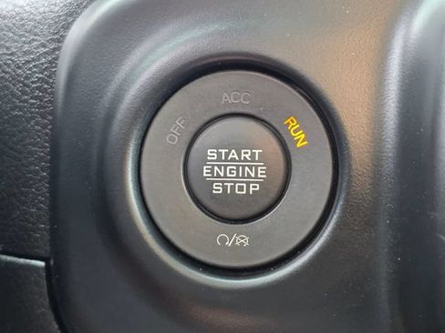 Used 2023 Jeep Wrangler Unlimited Rubicon AWD/4WD image 42