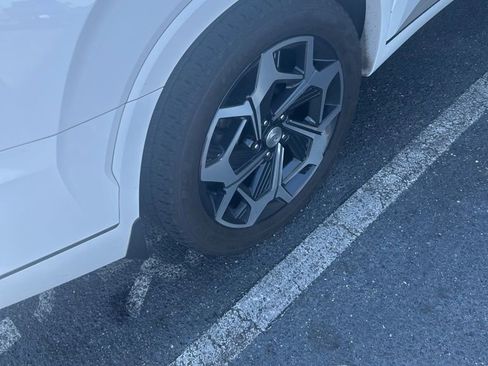 Used 2022 Hyundai Palisade Calligraphy w/ Winter Package image 7