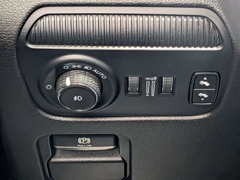 Used 2022 Jeep Wagoneer Series II w/ Premium Group I image 19