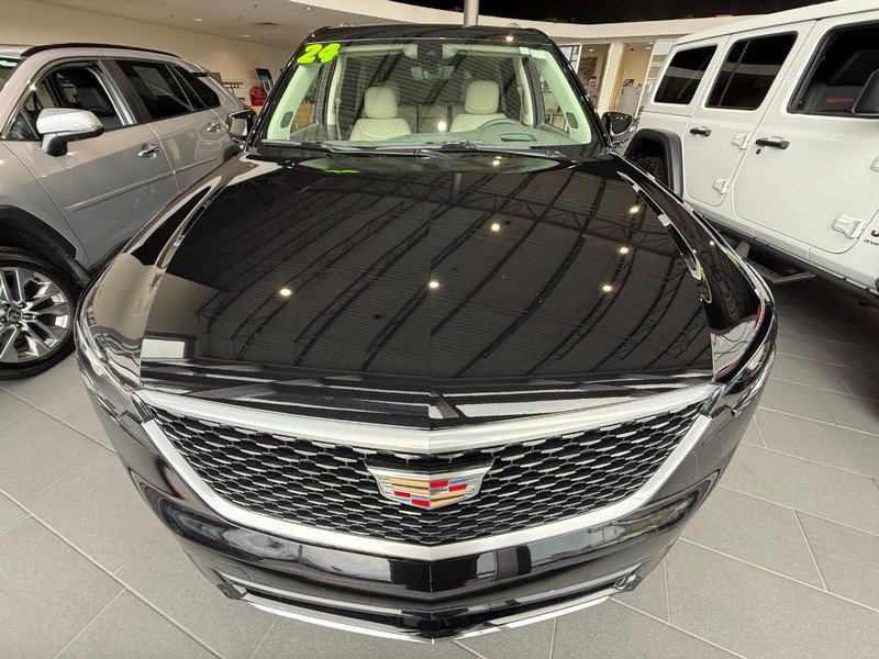 Used 2024 Cadillac XT6 Premium Luxury w/ Technology Package AWD/4WD image 8