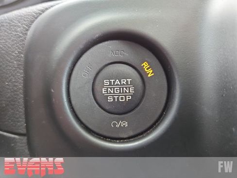 Used 2023 Jeep Wrangler Unlimited Sahara w/ Cold Weather Group AWD/4WD image 6