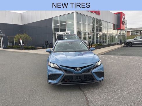 Used 2024 Toyota Camry SE w/ Cold Weather Package FWD image 2