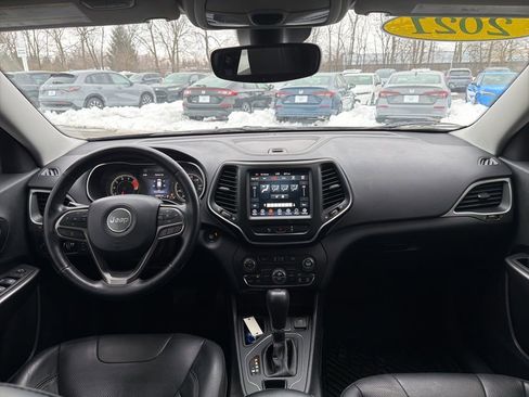 Used 2021 Jeep Cherokee Latitude Lux w/ Comfort/Convenience Group image 11