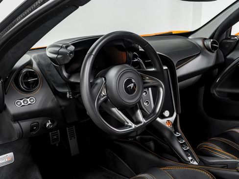 Used 2026 McLaren 750S RWD image 11