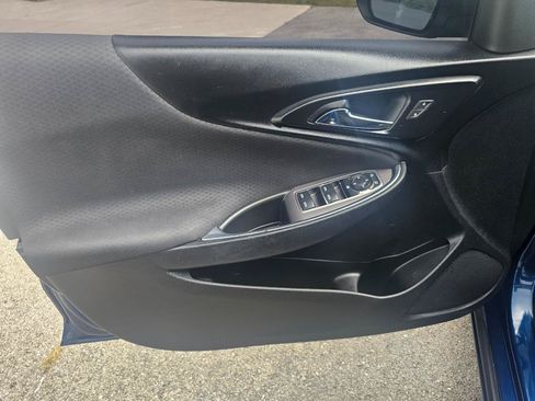 Used 2019 Chevrolet Malibu LT FWD image 25