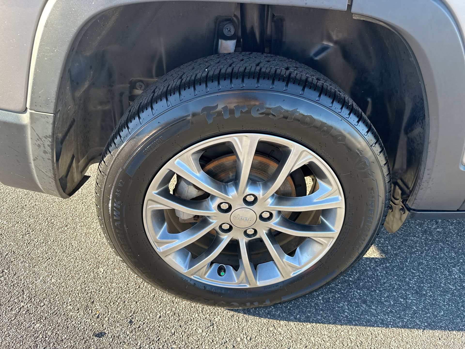 Used 2019 Jeep Cherokee Latitude Plus FWD image 20