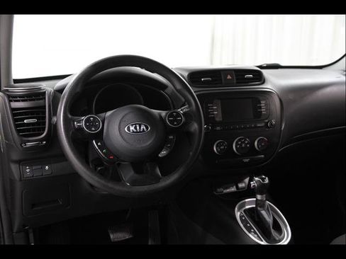 Used 2018 Kia Soul FWD image 6