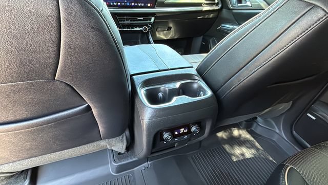 Used 2026 Chevrolet Traverse High Country FWD image 21