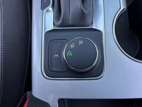 Used 2025 Chevrolet Blazer LT FWD image 26
